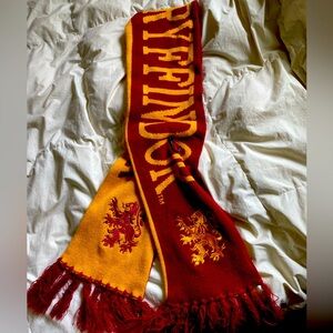 Gryffindor scarf